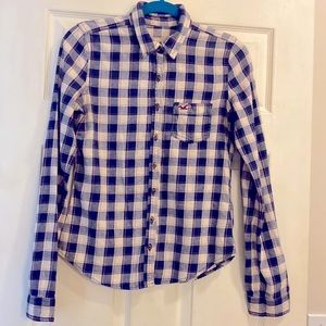 Hollister Women’s  plaid, blue, and pink button  down long Sleeve Size Small